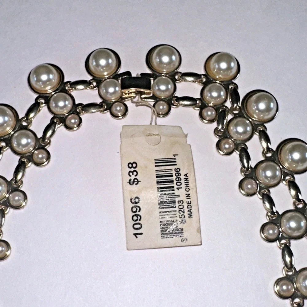 ViVI Faux Pearl Collar Necklace Women OS Cream Gold NWT Double Row Bib 10996